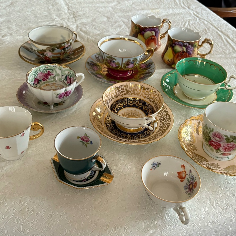 11 vintage collectible cups & saucers from Europe& China